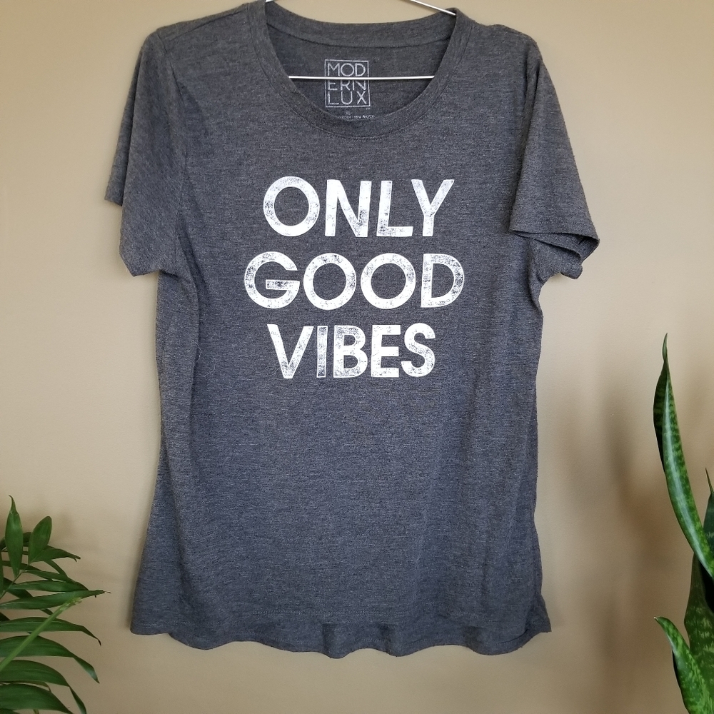 Modern Lux Good Vibes Graphic tshirt XL Grey